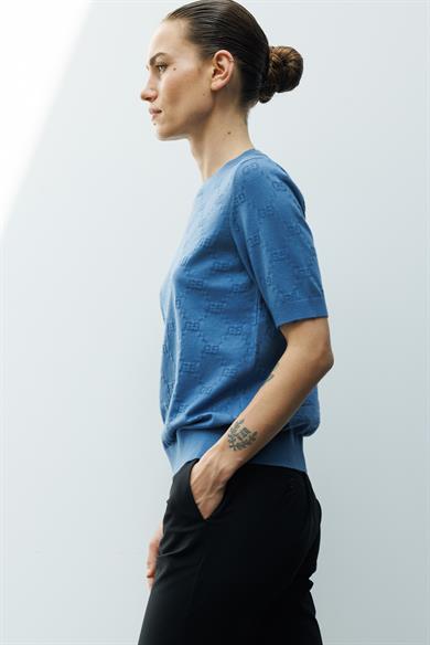 O Yaka Jakarlı Yarım Kol Triko