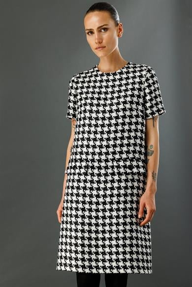 O Yaka Kazayağı Elbise