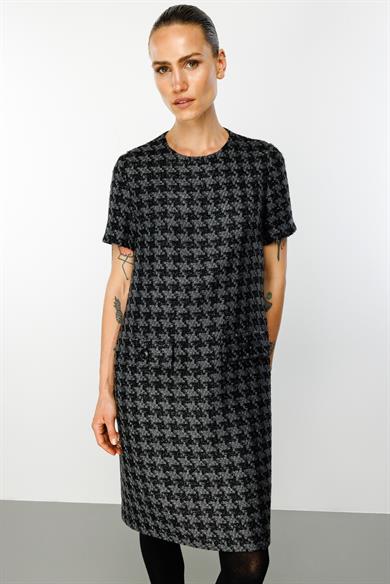 O Yaka Kazayağı Elbise