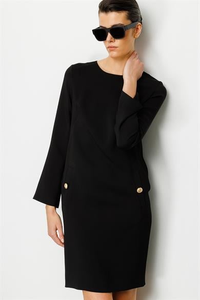 O Yaka Metal Düğmeli Elbise