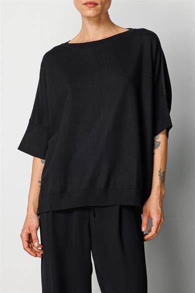 O Yaka Oversize Triko