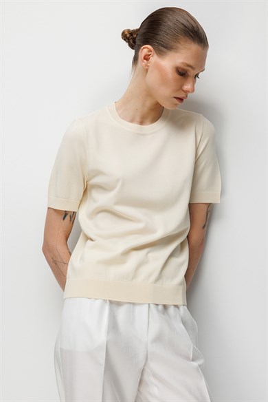 O Yaka Yarım Kol Triko
