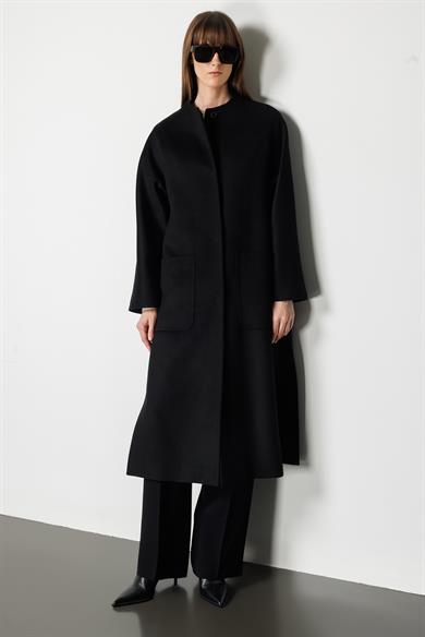 O Yaka Yırtmaçlı Uzun Manto