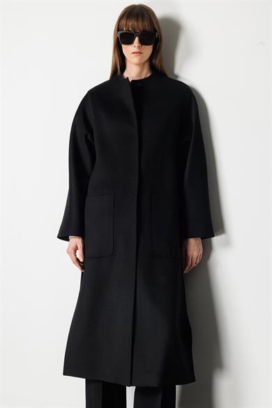 O Yaka Yırtmaçlı Uzun Manto