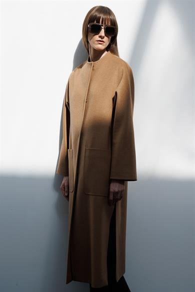 O Yaka Yırtmaçlı Uzun Manto