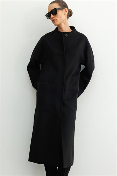 O Yaka Yırtmaçlı Uzun Manto