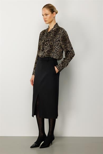 Önden Yırtmaçlı Cepli Yün Etek