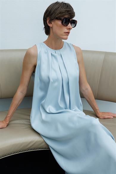 Önü Pileli Kolsuz Elbise