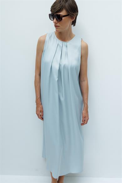 Önü Pileli Kolsuz Elbise