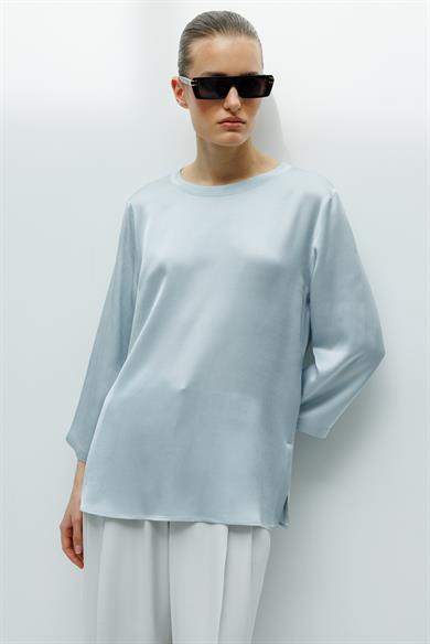 Örme Yaka Yırtmaçlı Bluz