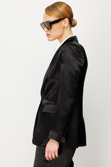 Tek Düğme Yırtmaçlı Ceket