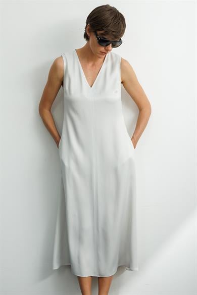 V Yaka Kolsuz Elbise