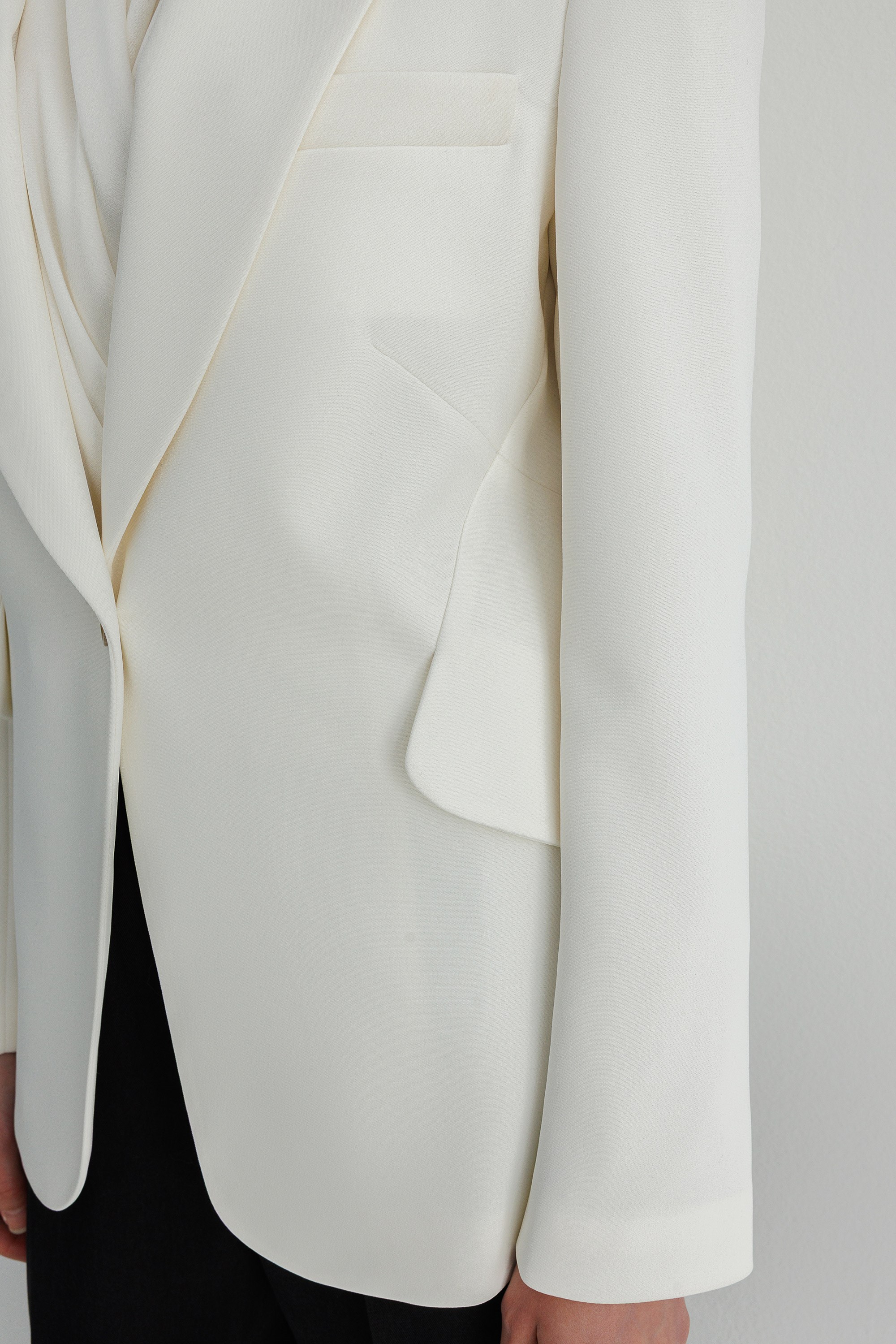 Asimetrik Cepli Ceket