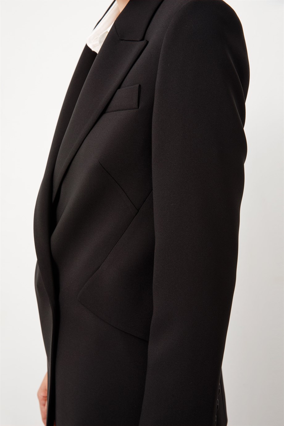 Asimetrik Yırtmaçlı Ceket