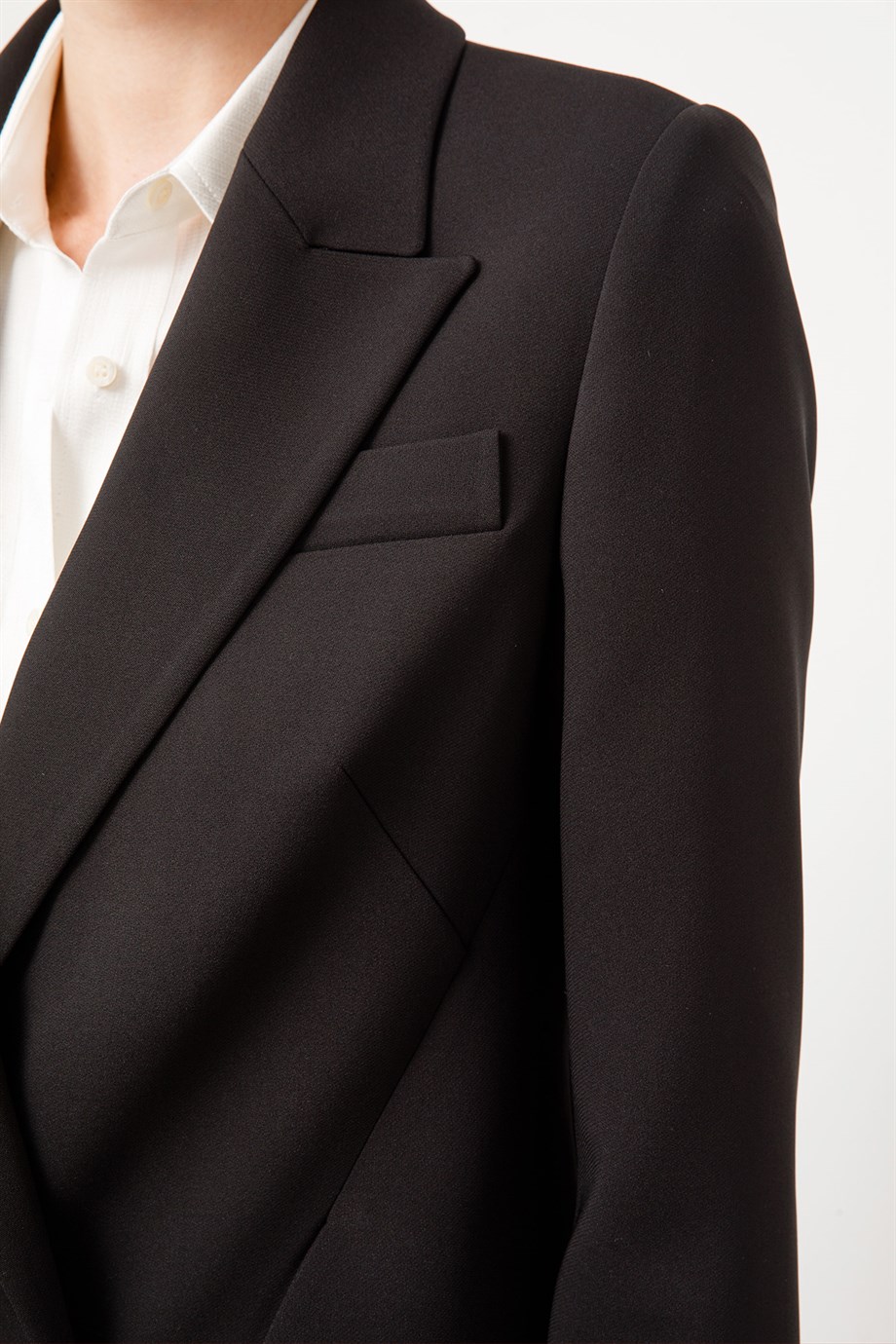 Asimetrik Yırtmaçlı Ceket