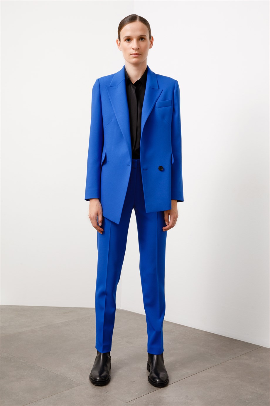 Asimetrik Yırtmaçlı Ceket