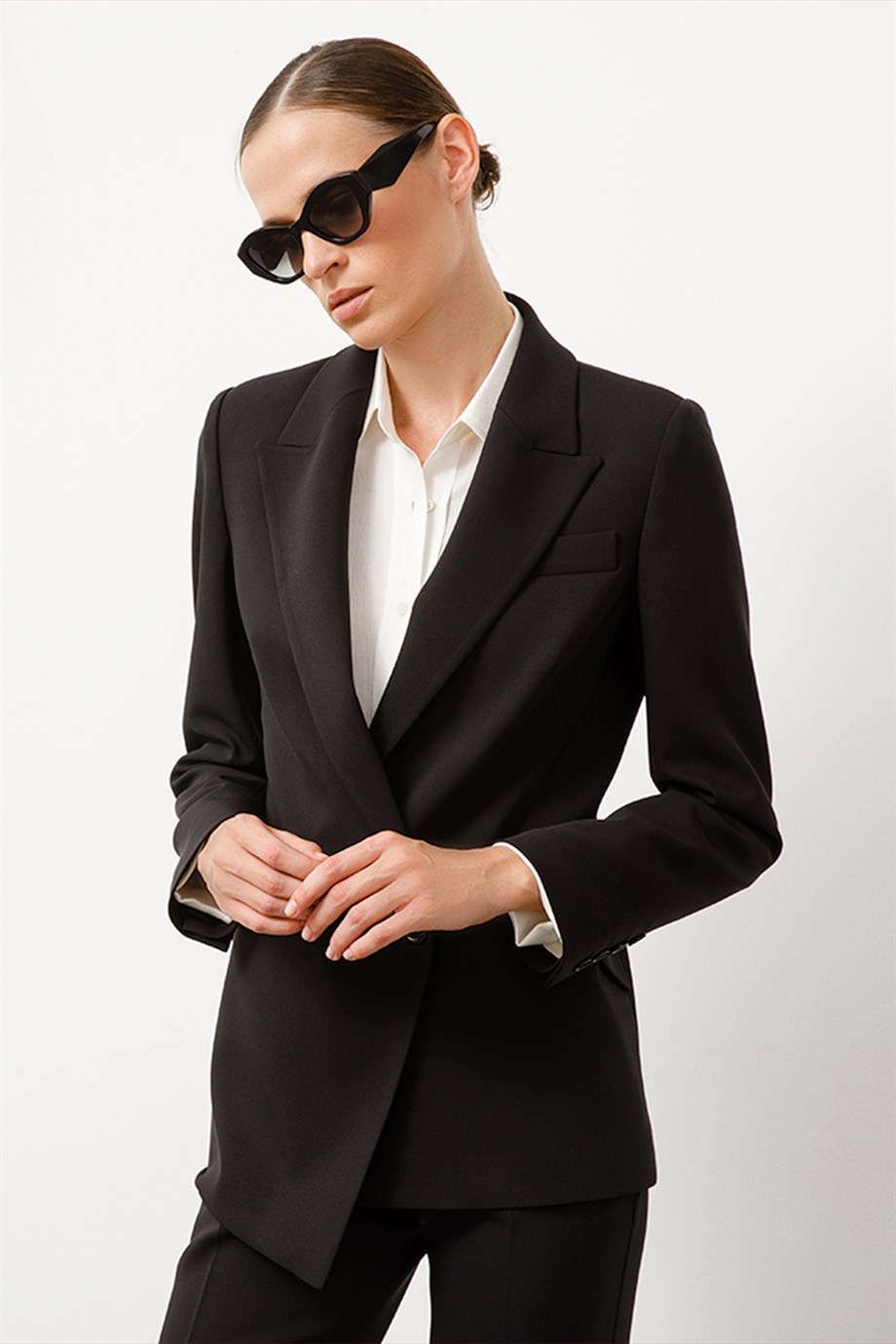 Asimetrik Yırtmaçlı Ceket