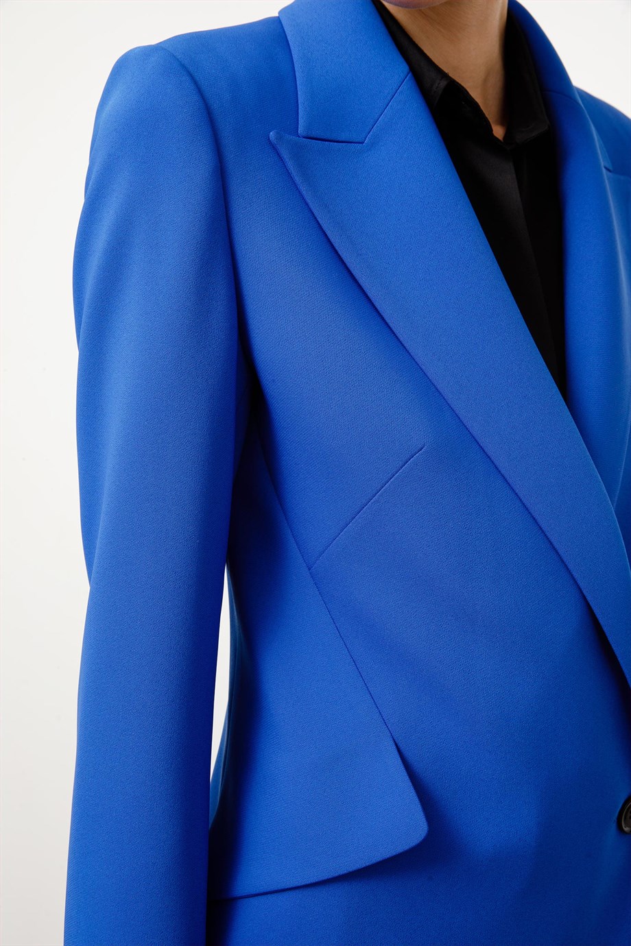 Asimetrik Yırtmaçlı Ceket