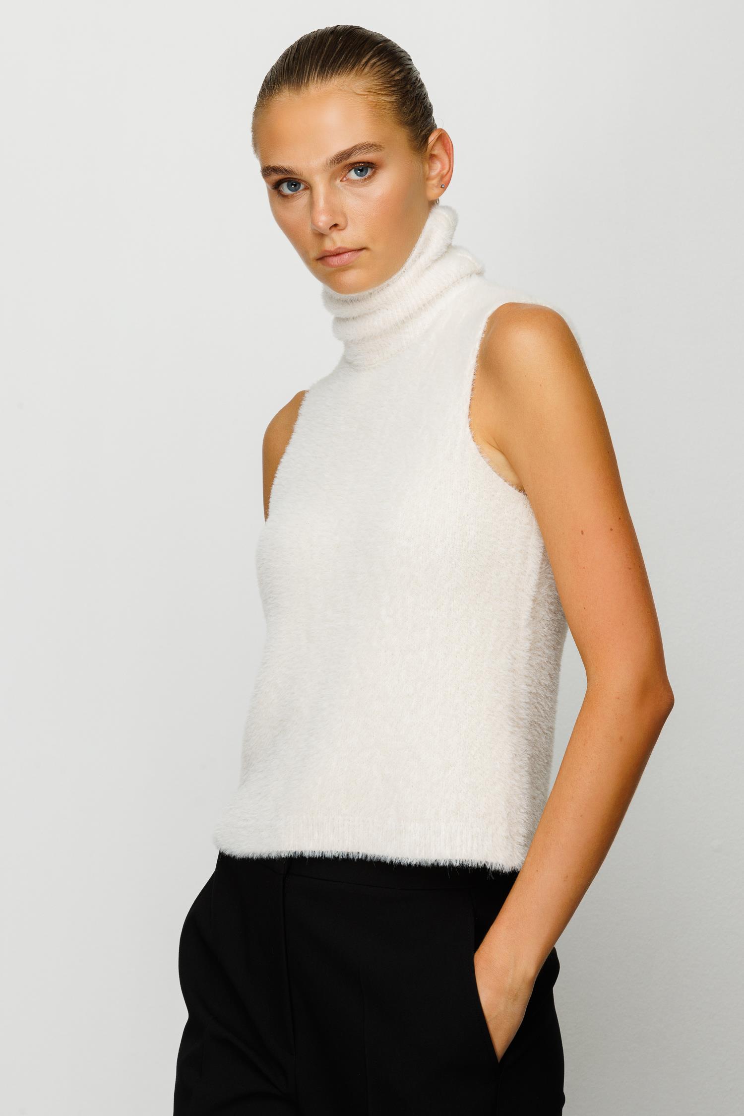 Balıkçı Yaka Kolsuz Triko