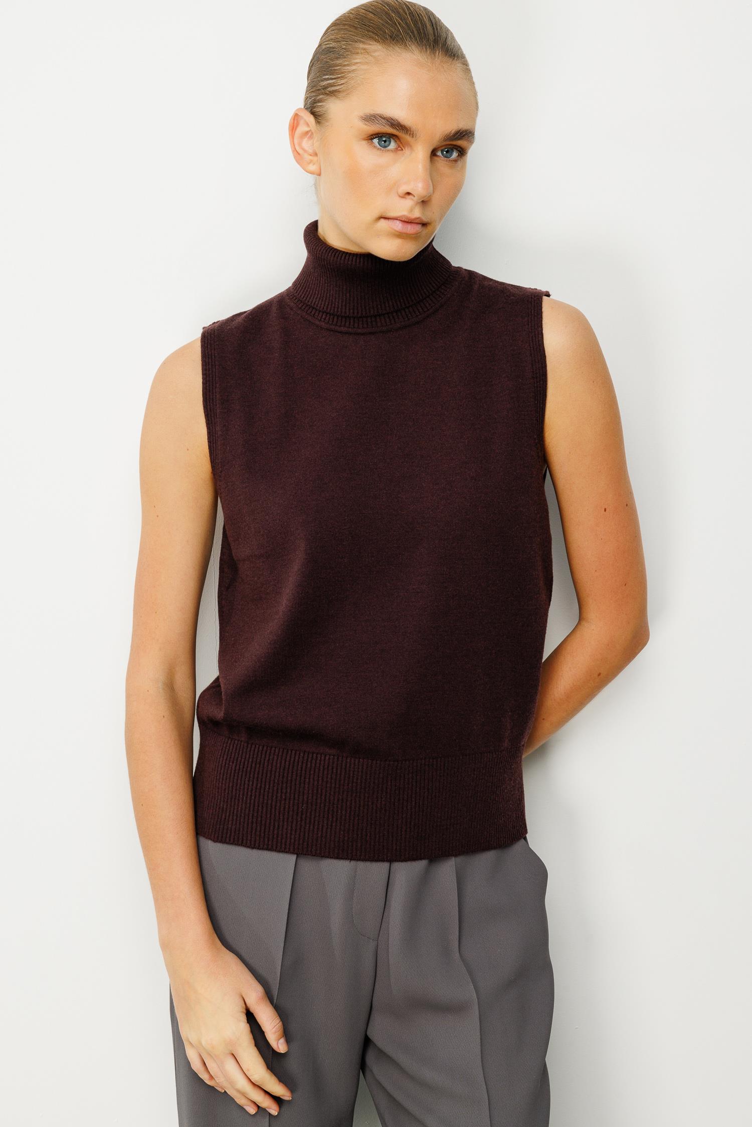 Balıkçı Yaka Kolsuz Triko