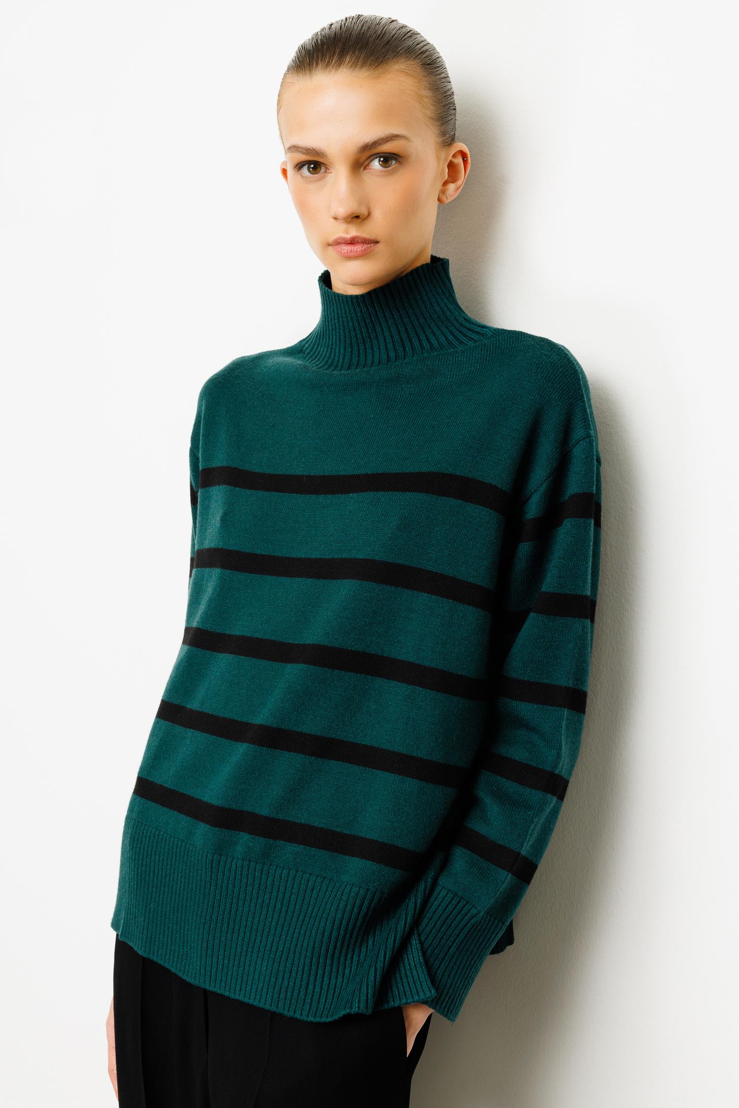 Dik Yaka Çizgili Oversize Triko