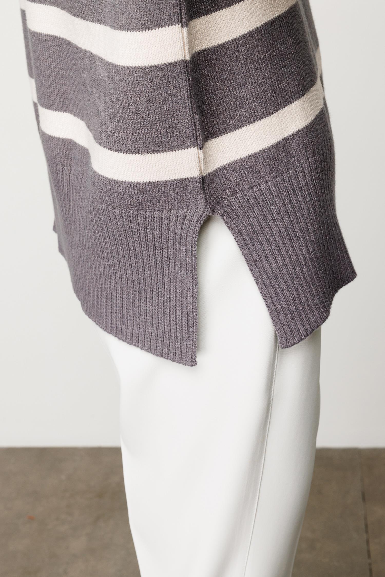 Dik Yaka Çizgili Oversize Triko