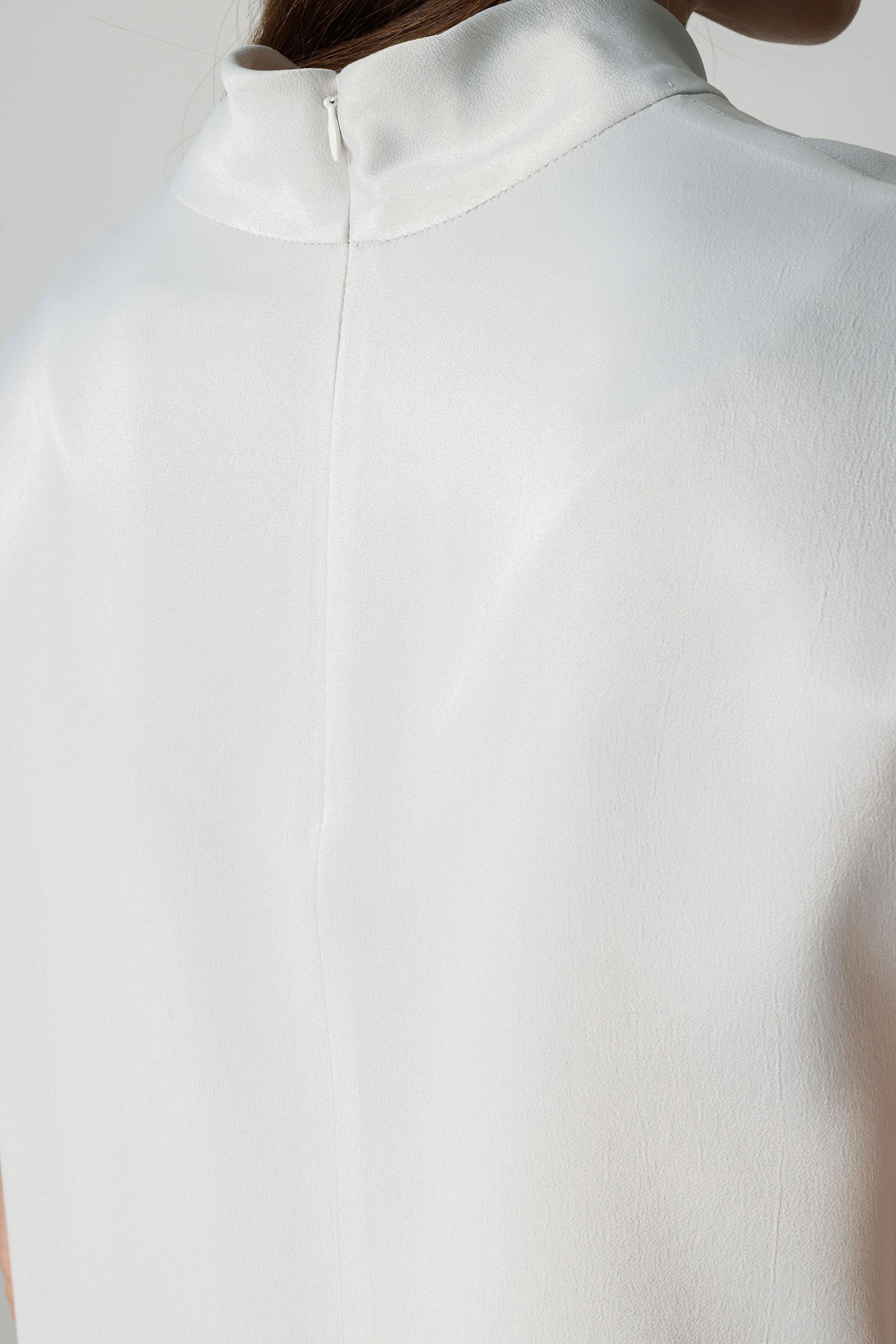 Dik Yaka Düşük Kol Bluz