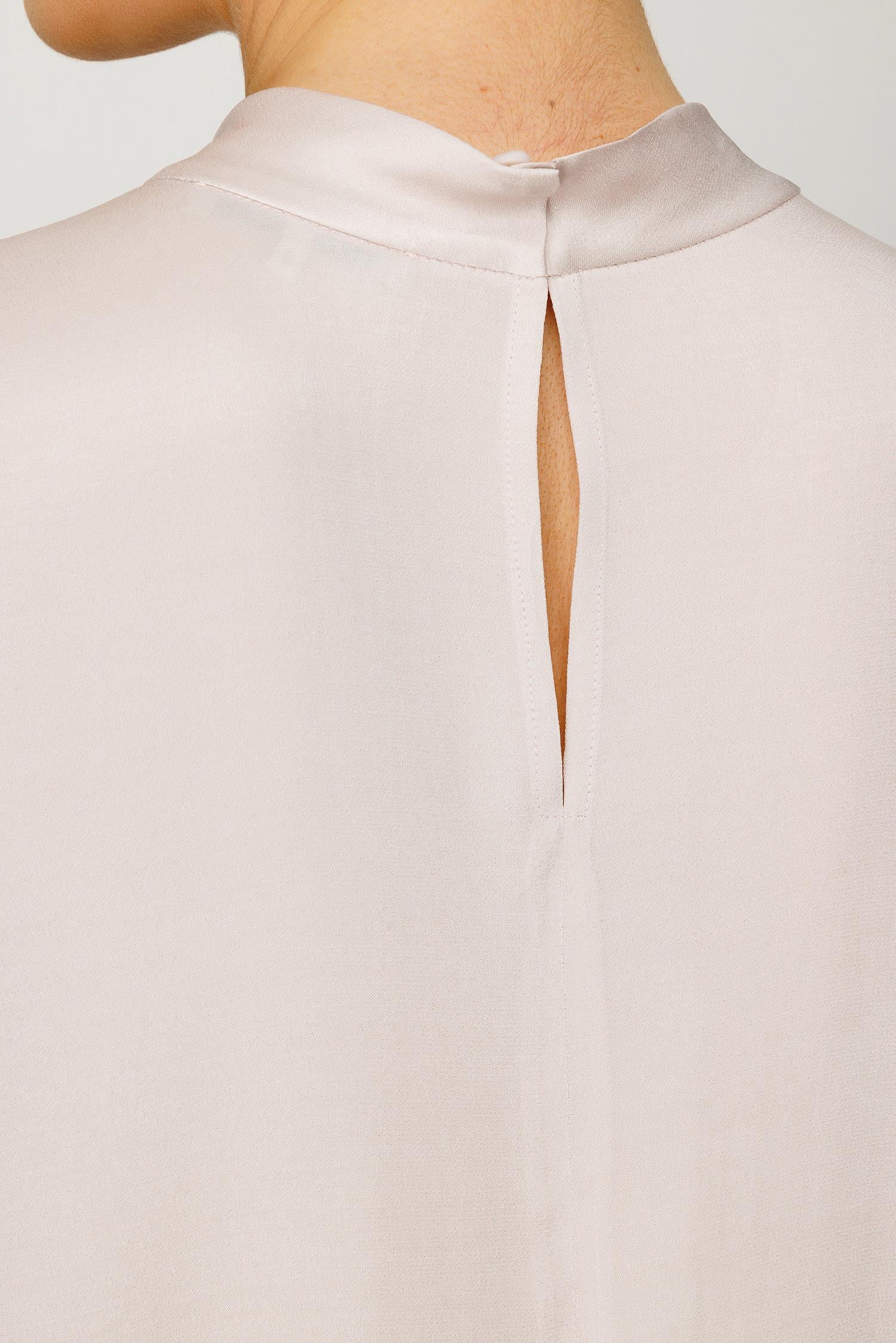 Dik Yaka Düşük Kol Bluz