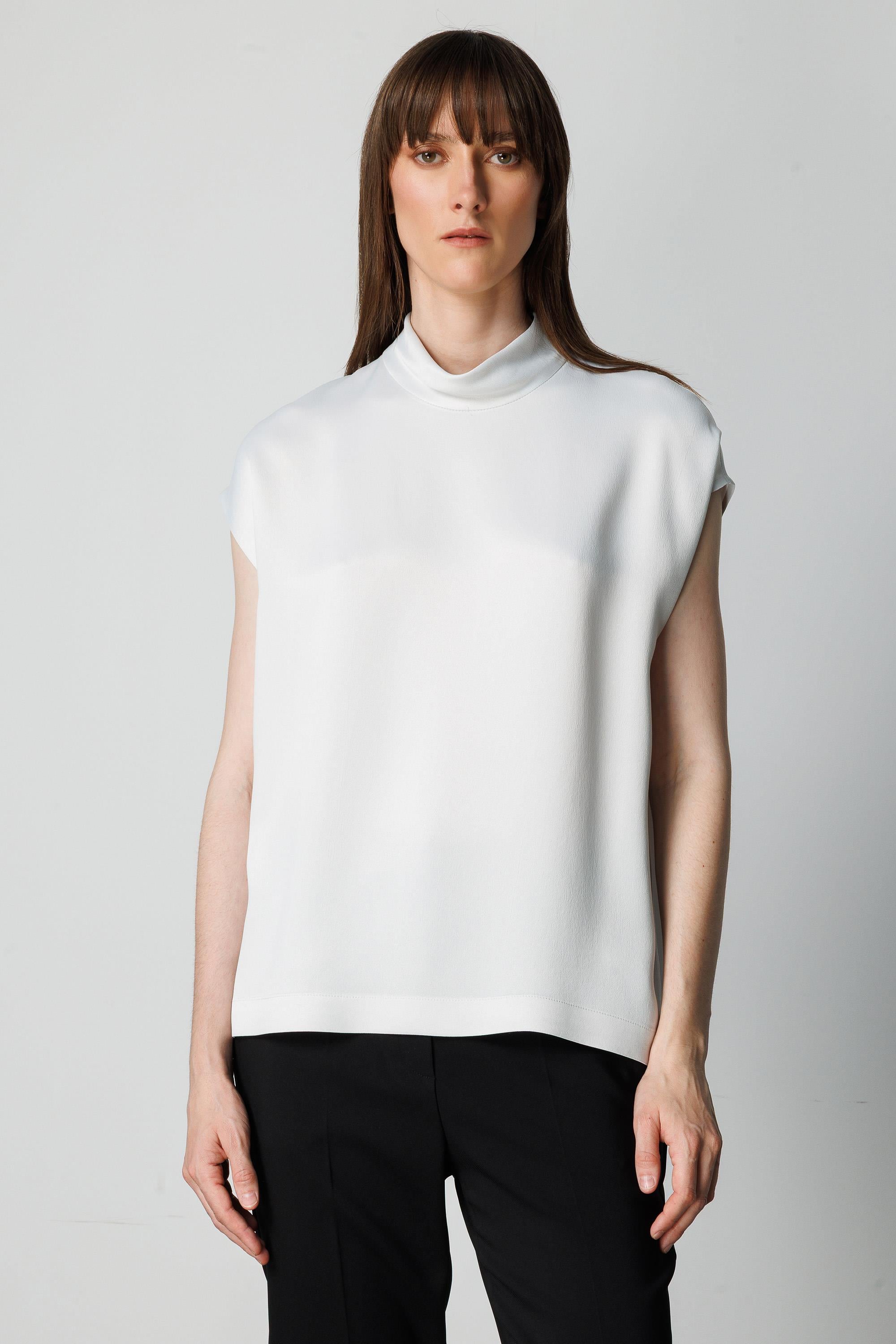 Dik Yaka Düşük Kol Bluz