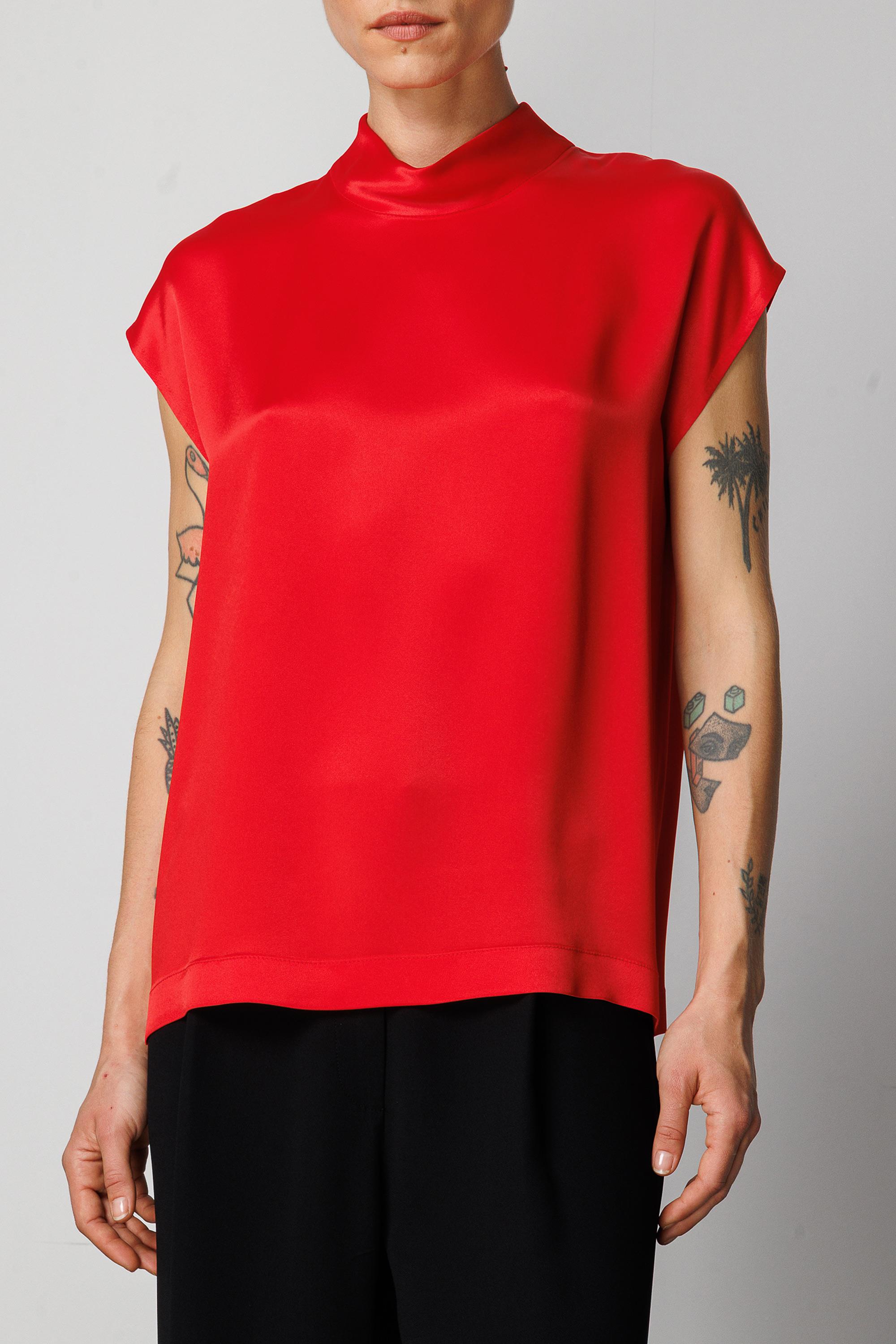 Dik Yaka Düşük Kol Bluz