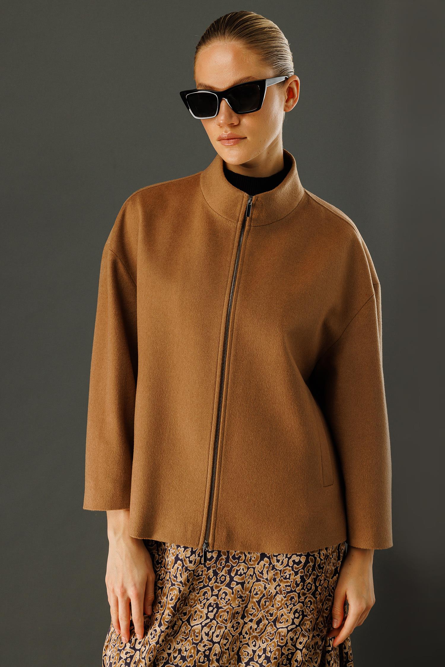 Dik Yaka Fermuarlı Cup