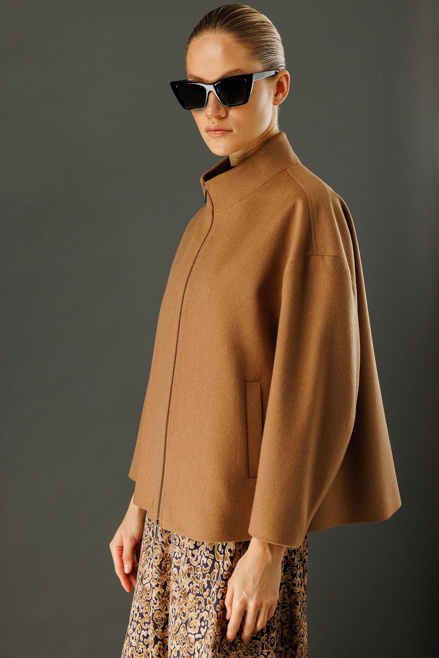 Dik Yaka Fermuarlı Cup