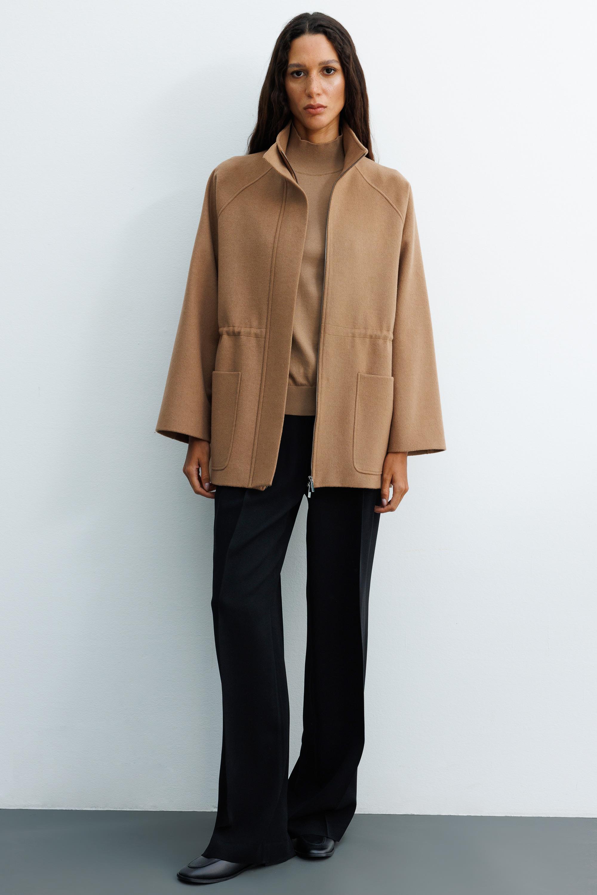 Dik Yaka Fermuarlı Kaban