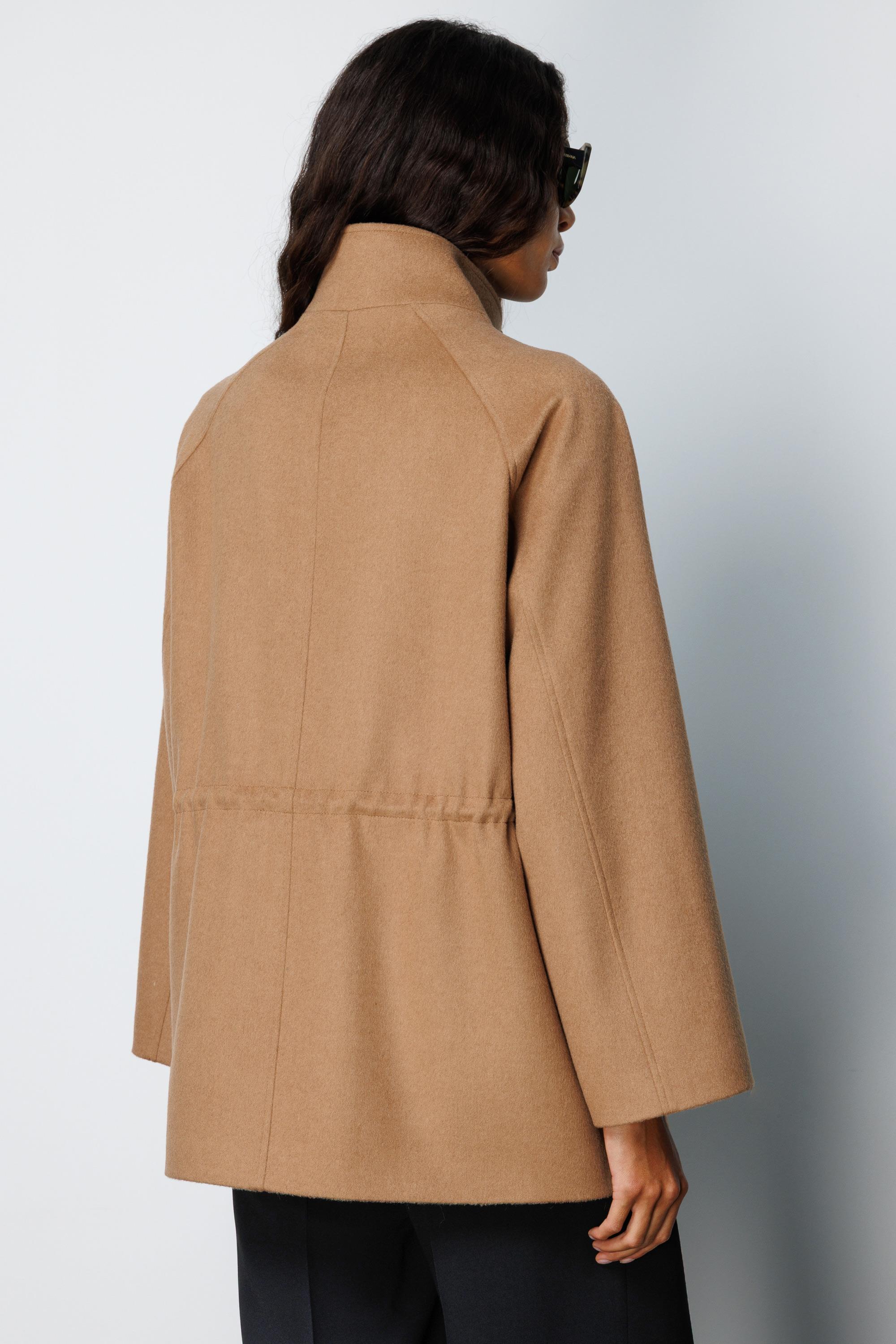 Dik Yaka Fermuarlı Kaban