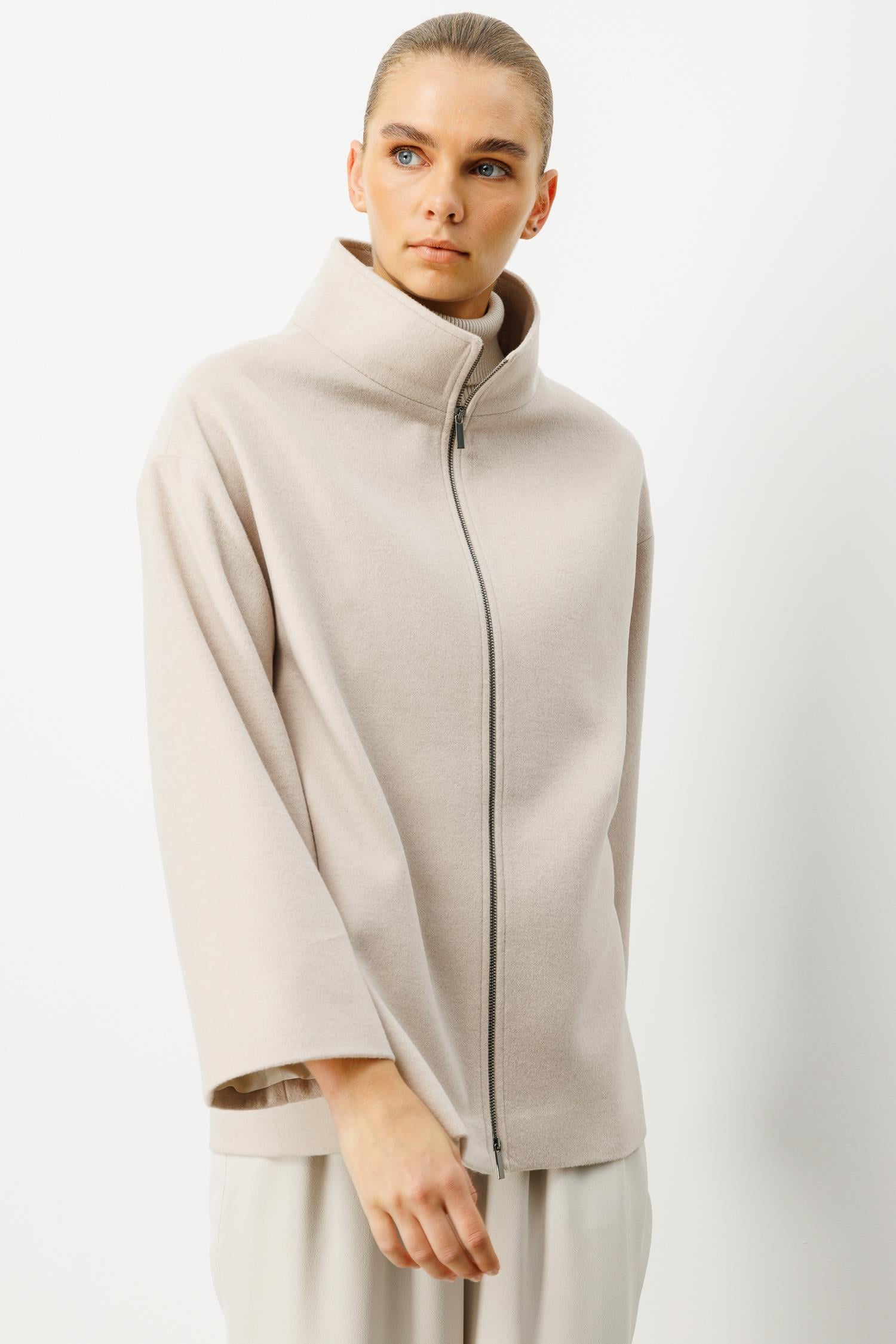 Dik Yaka Fermuarlı Uzun Cup