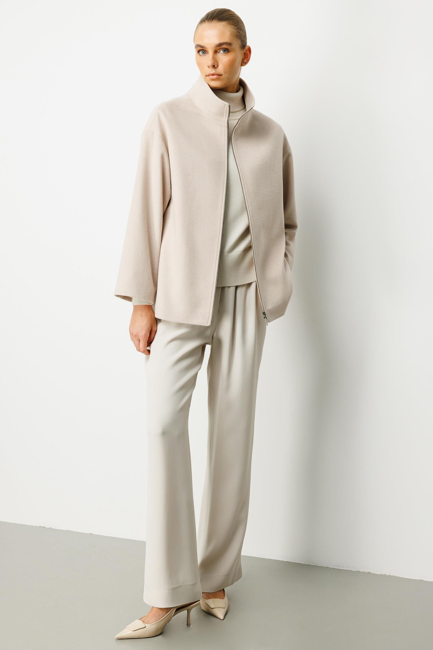 Dik Yaka Fermuarlı Uzun Cup