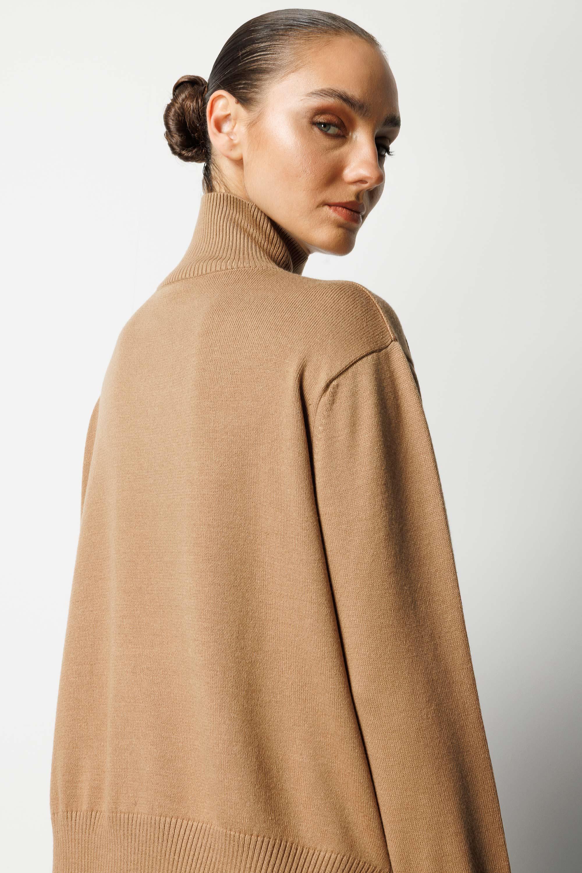 Dik Yaka Oversize Triko