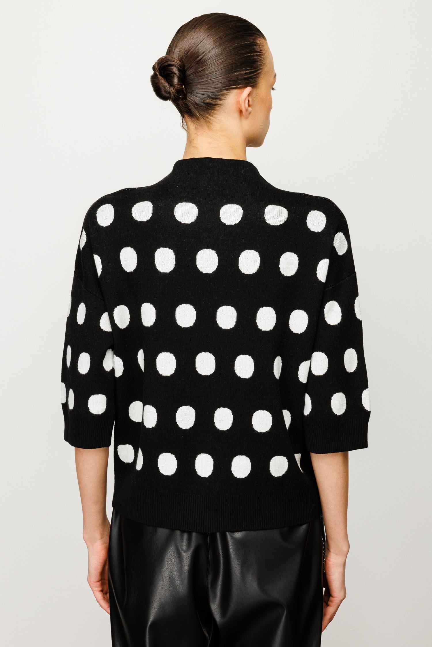 Dik Yaka Puantiyeli Triko