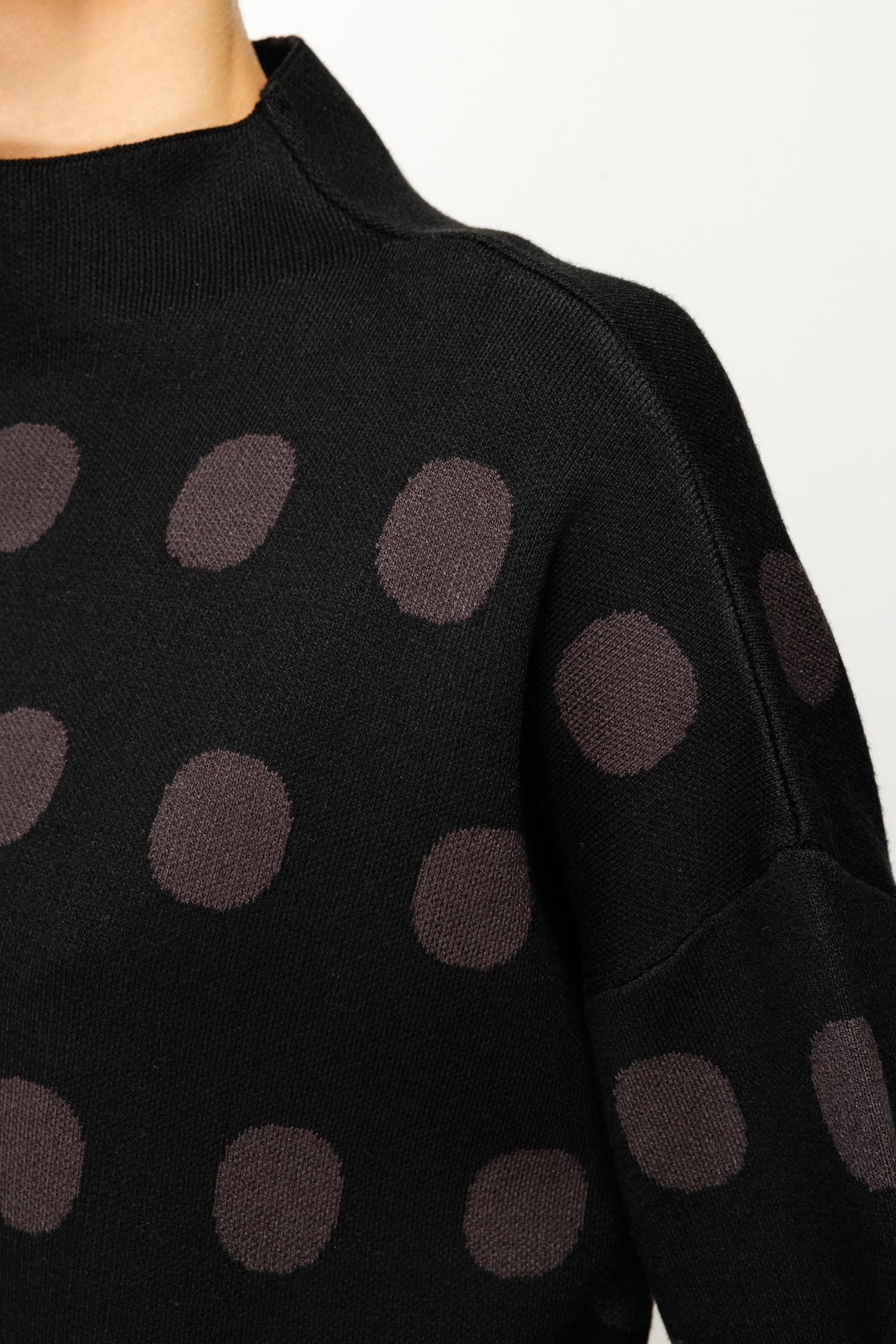 Dik Yaka Puantiyeli Triko