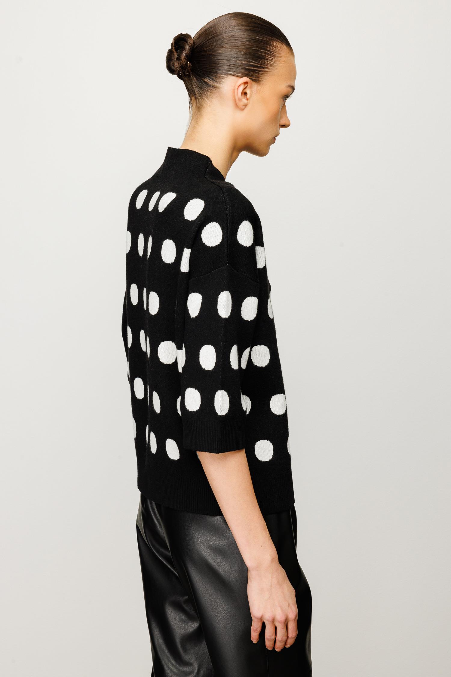 Dik Yaka Puantiyeli Triko