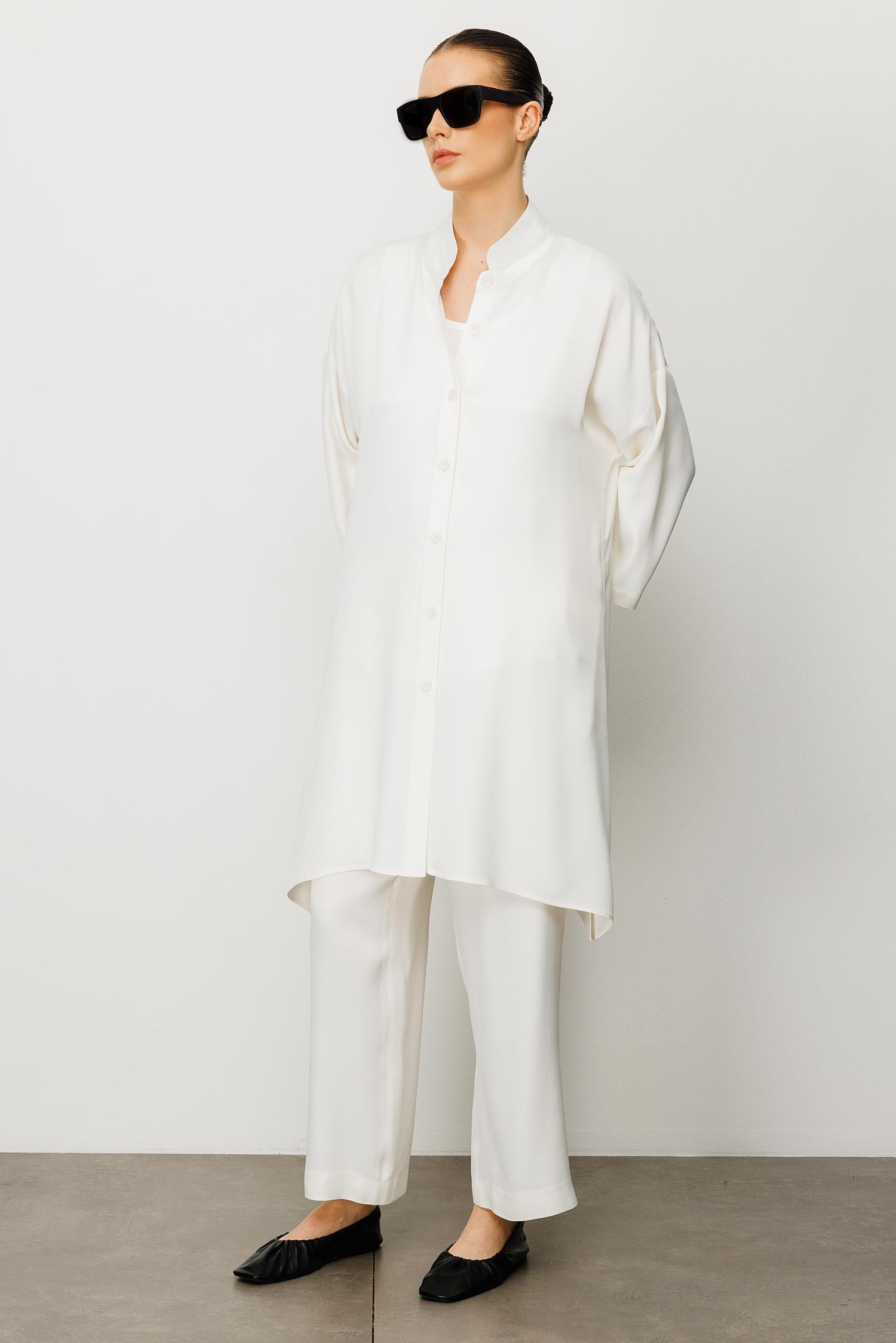 Dik Yaka Yırtmaçlı Tunik