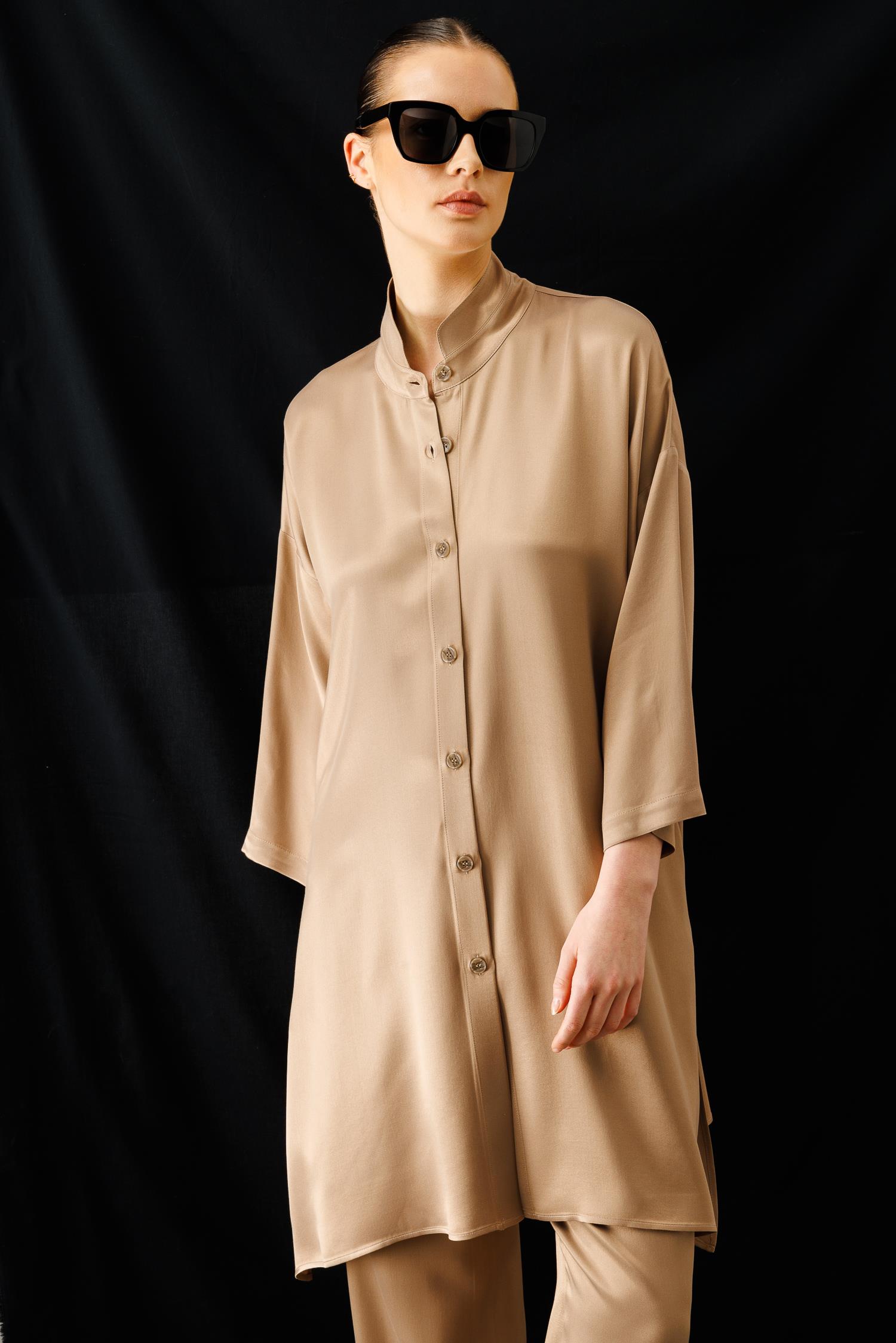 Dik Yaka Yırtmaçlı Tunik