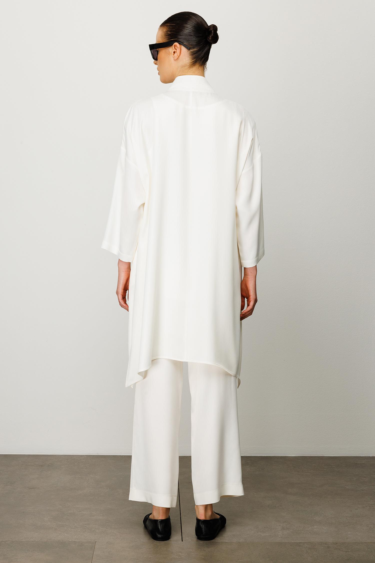 Dik Yaka Yırtmaçlı Tunik