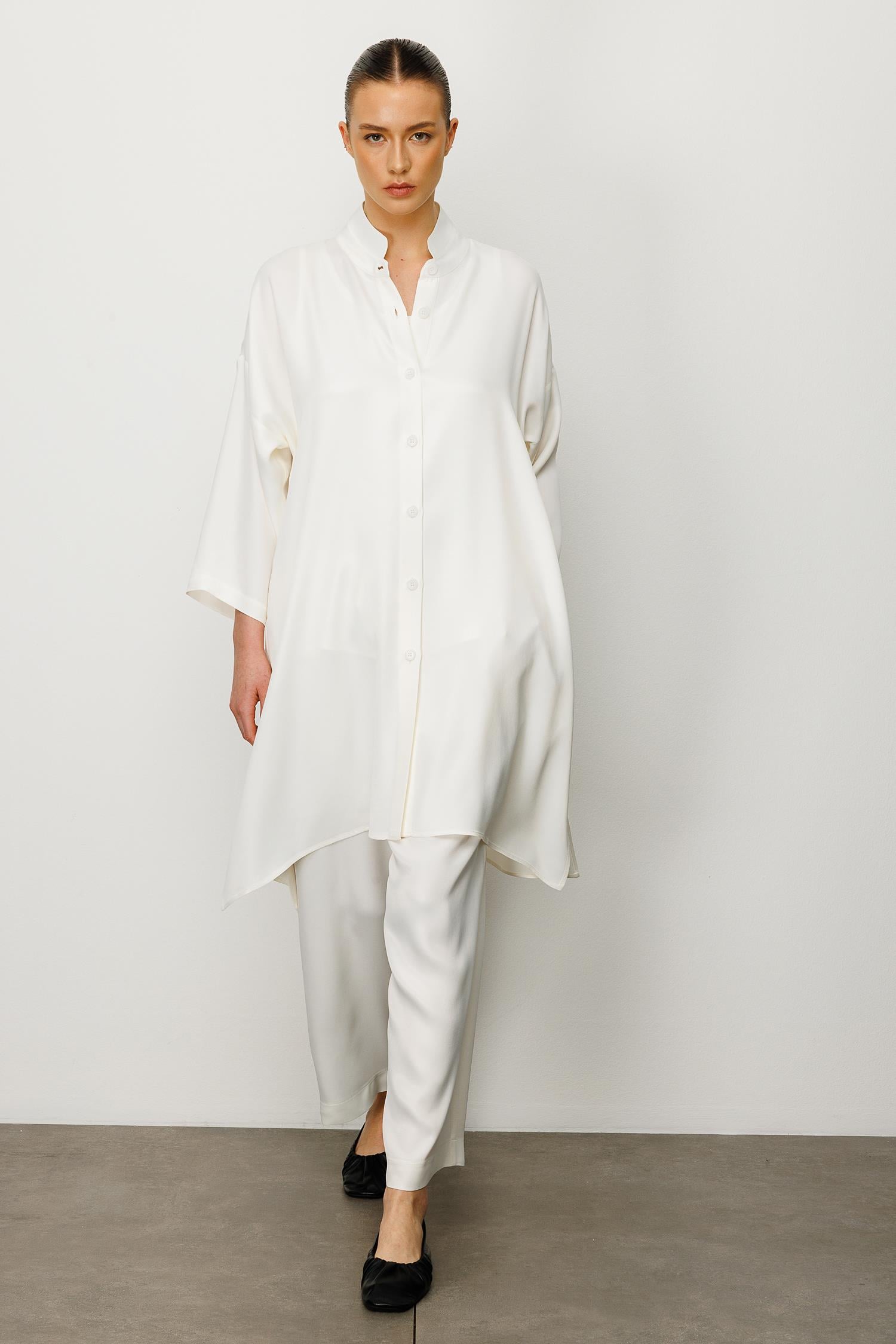 Dik Yaka Yırtmaçlı Tunik