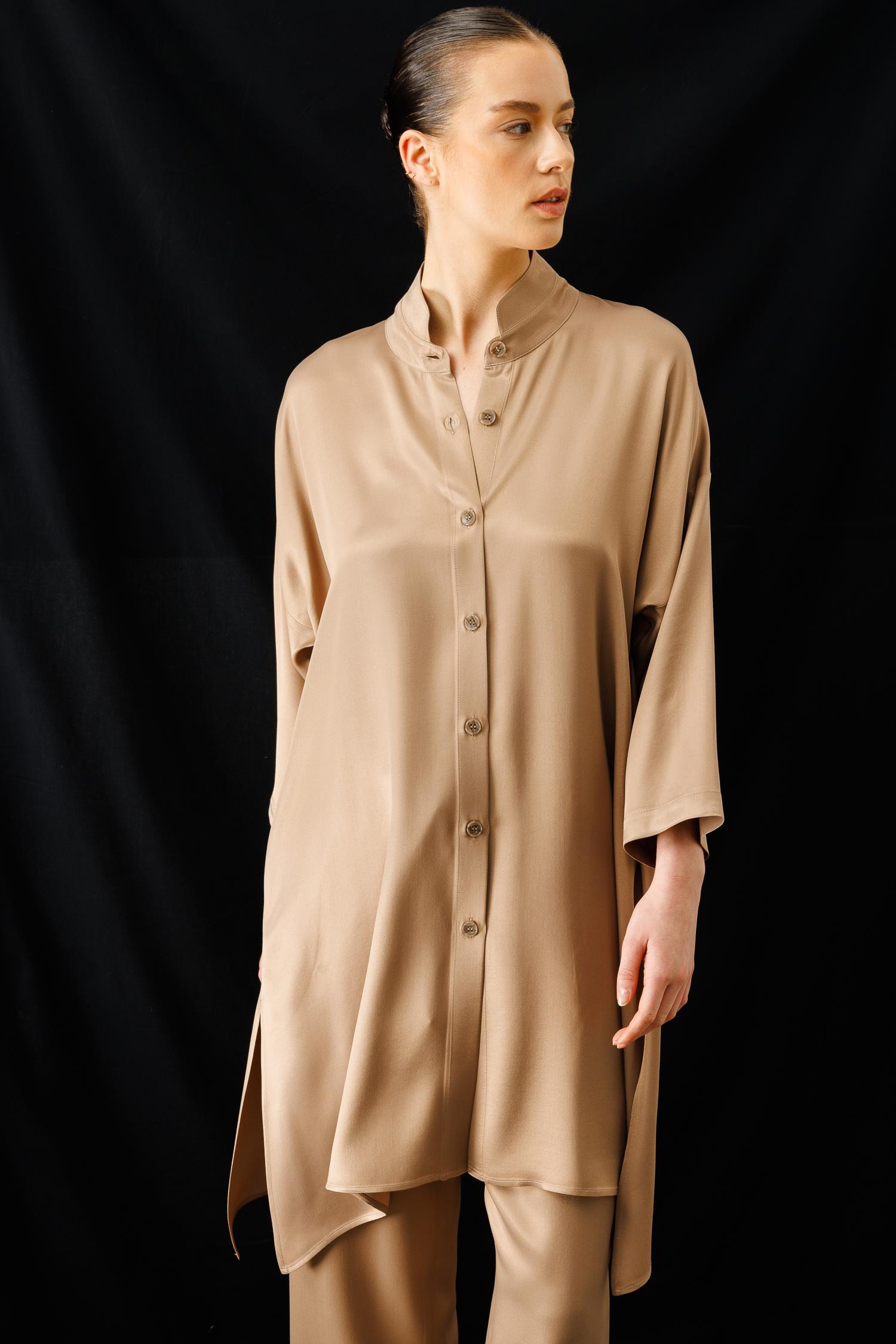 Dik Yaka Yırtmaçlı Tunik