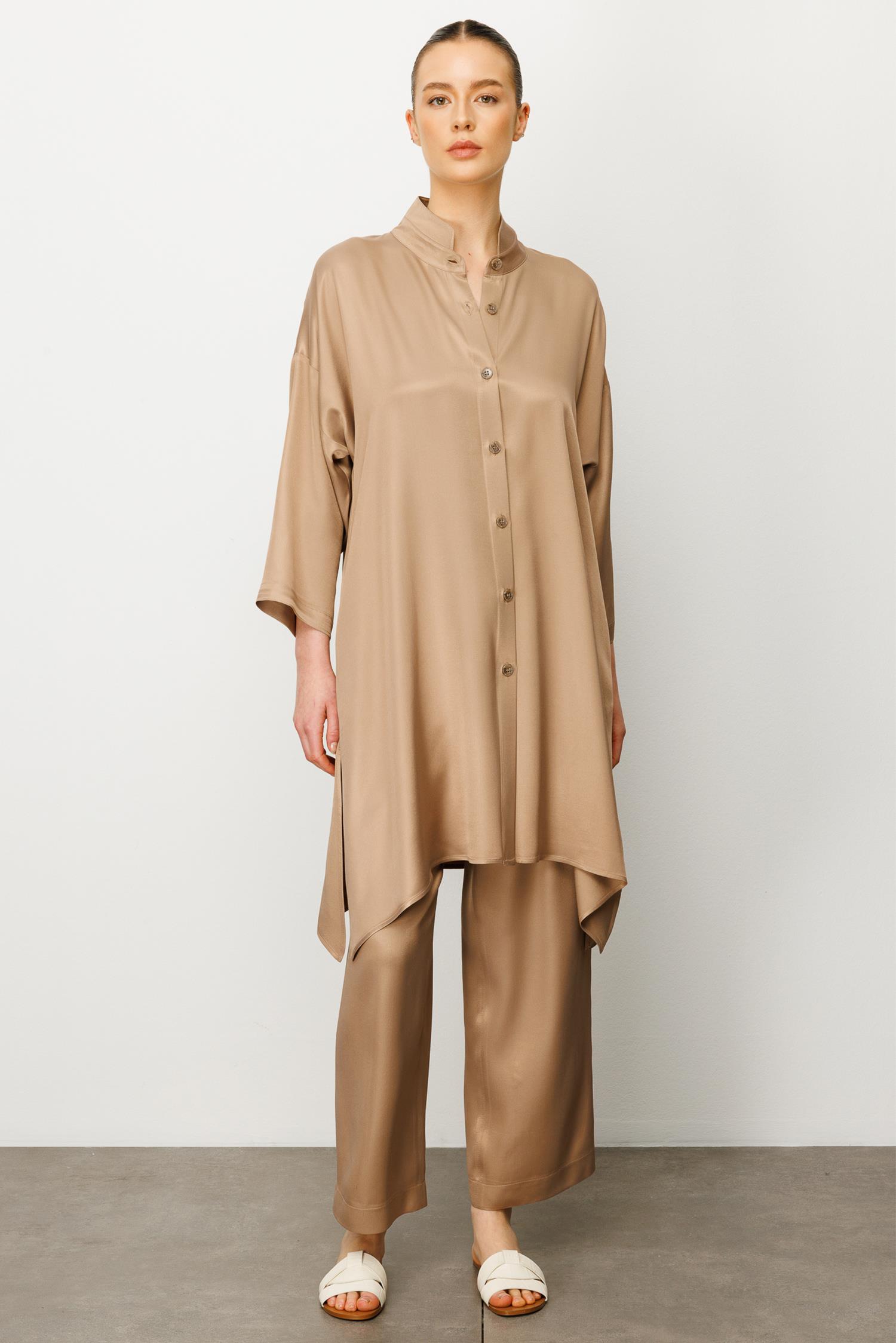 Dik Yaka Yırtmaçlı Tunik