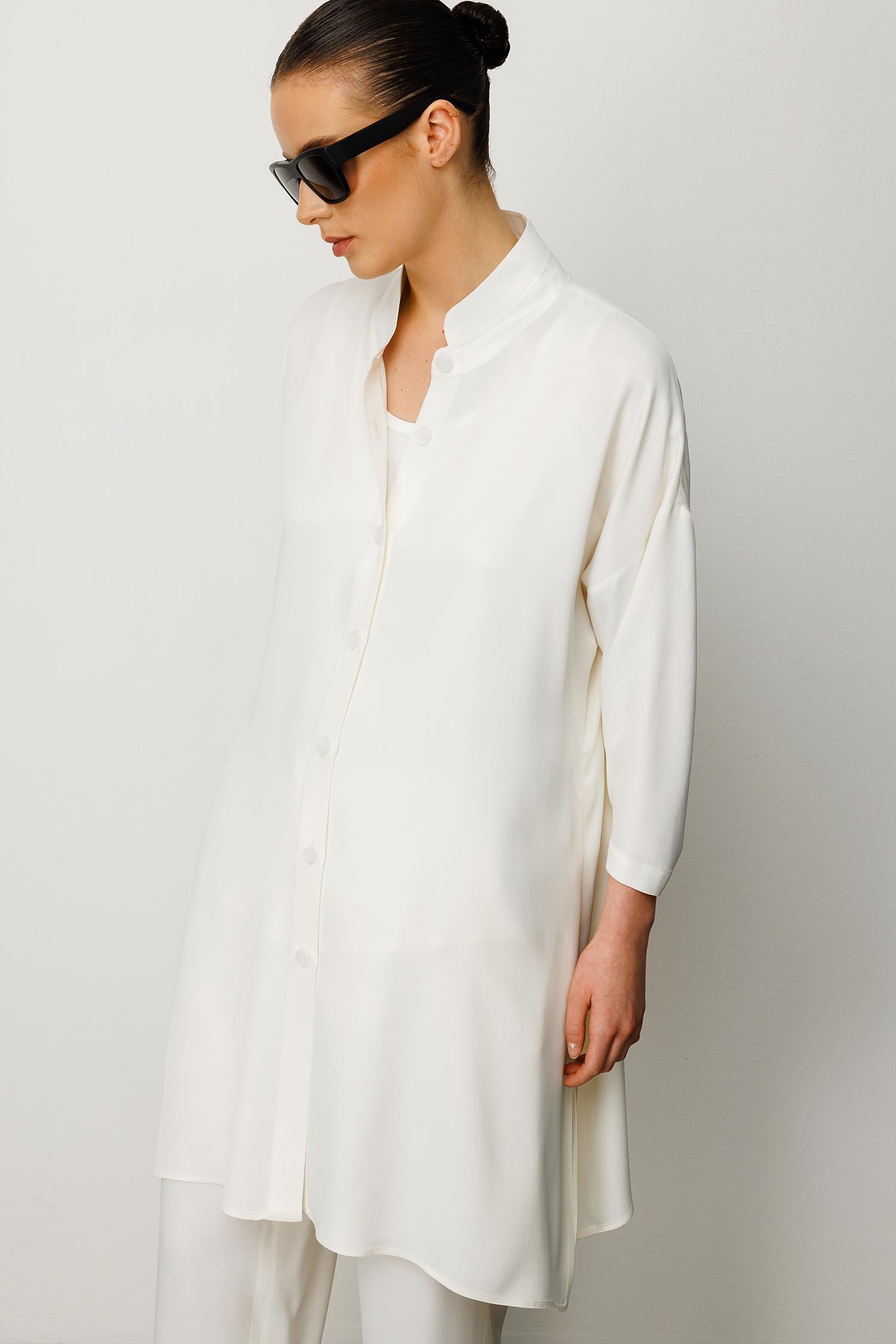 Dik Yaka Yırtmaçlı Tunik