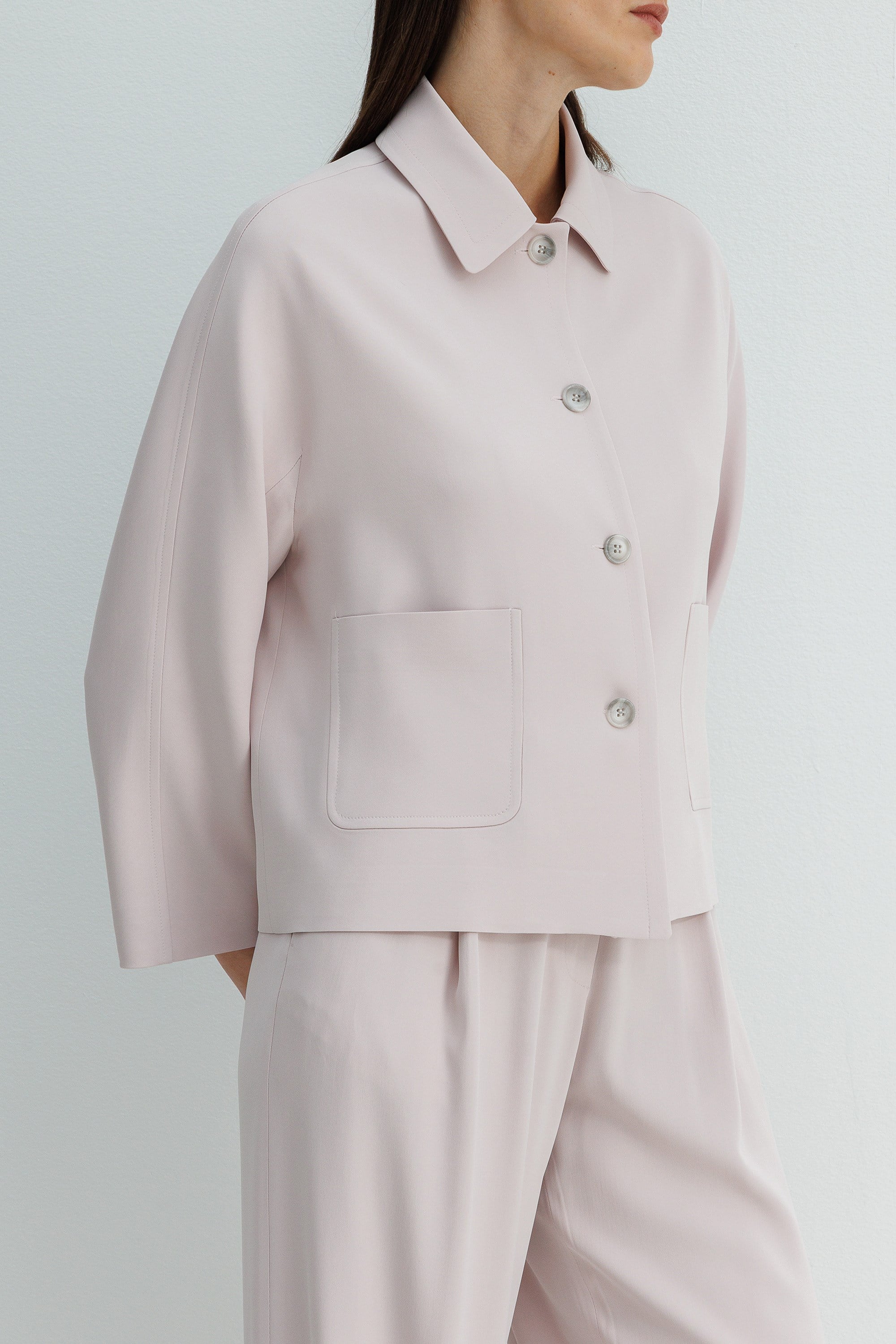 Dıştan Cepli Kısa Ceket