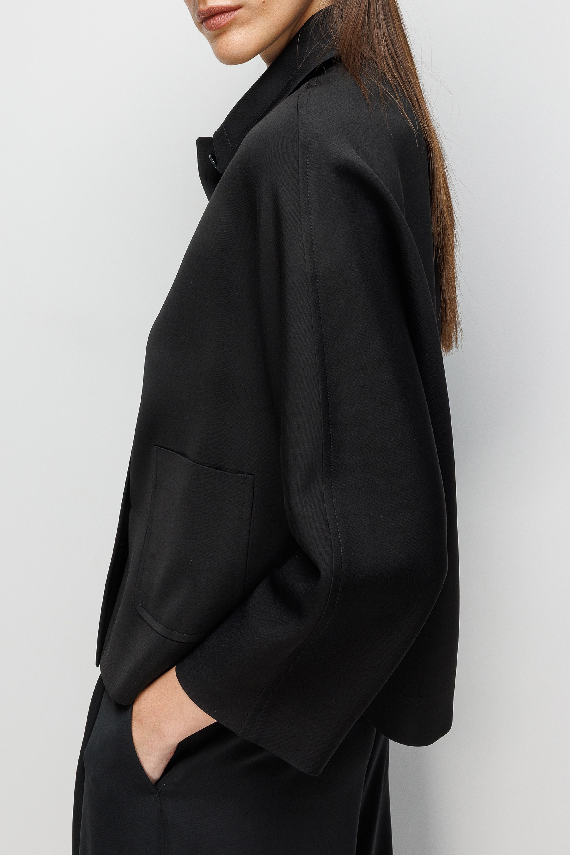 Dıştan Cepli Kısa Ceket