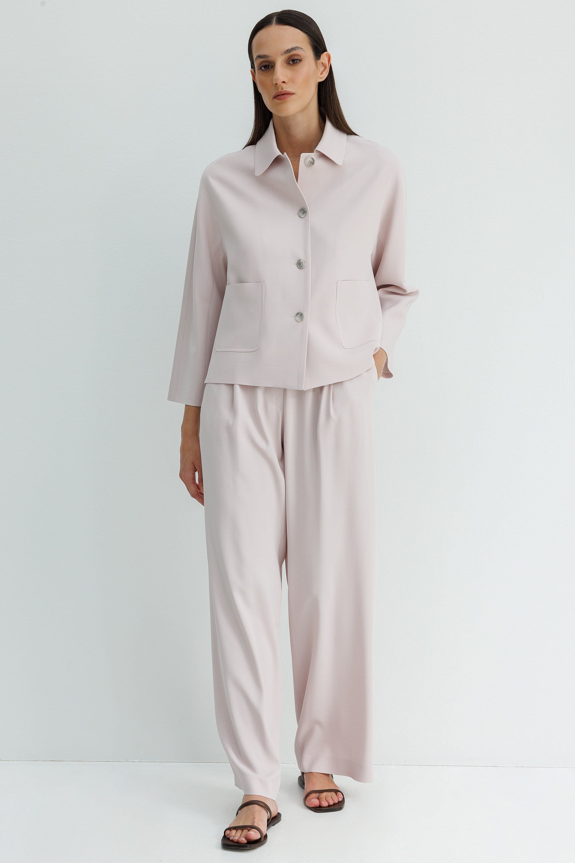 Dıştan Cepli Kısa Ceket